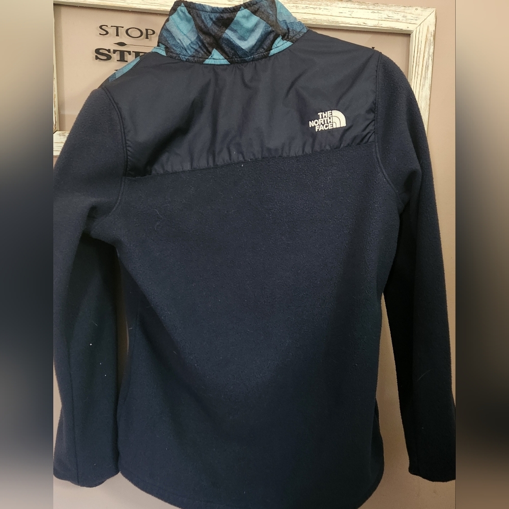 The Northface Pullover - image 4